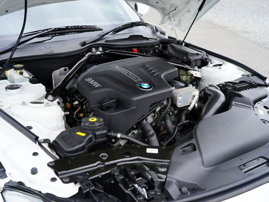 BMW Z4 (E89)エンジンルーム