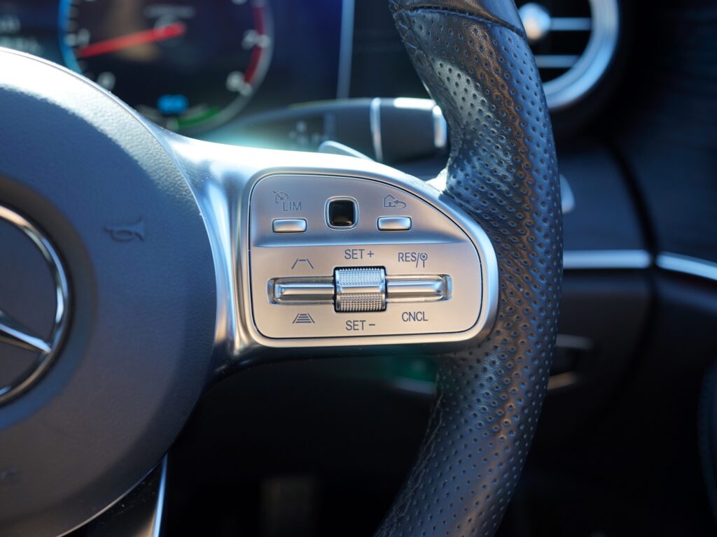 メルセデス・ベンツ クルーズコントロール機能(安全技術)