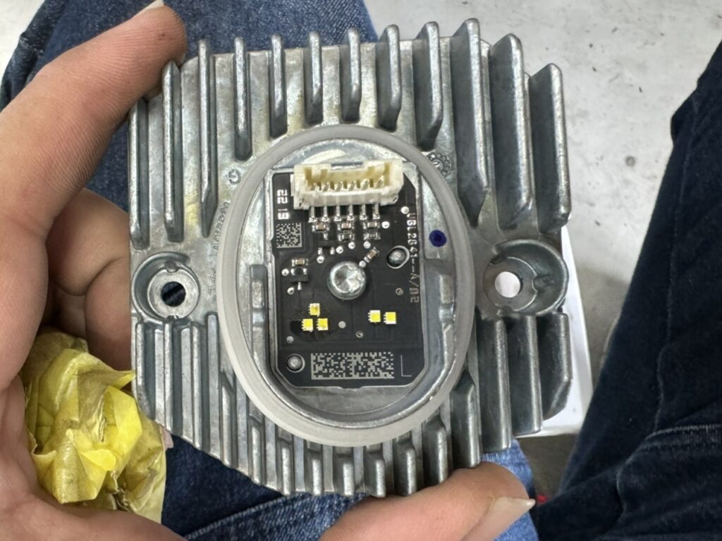 デイライトモジュールLEDチップ焼けている状態