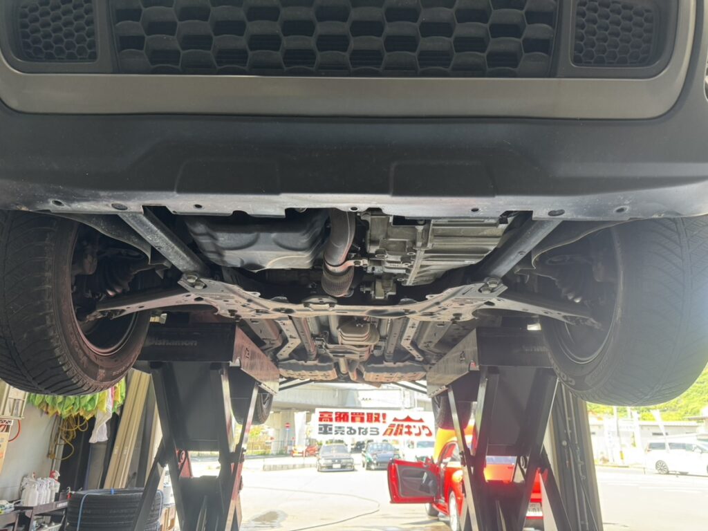 JEEP レネゲード 下回りの写真