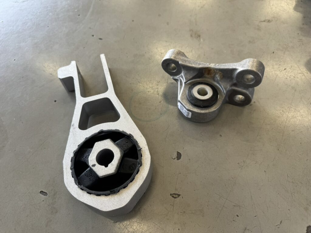 エンジンマウント劣化している状態